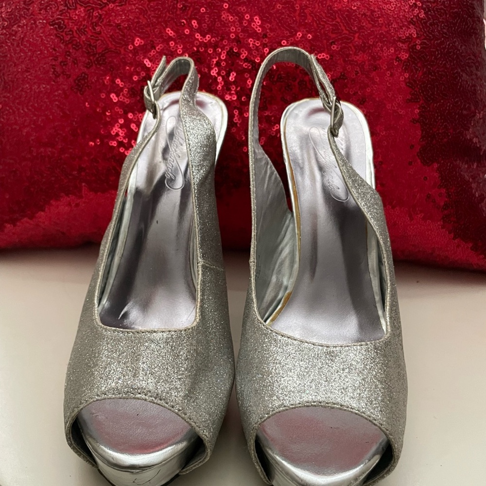 Michaelangelo Silver Glitter Slingback Heels - image 2